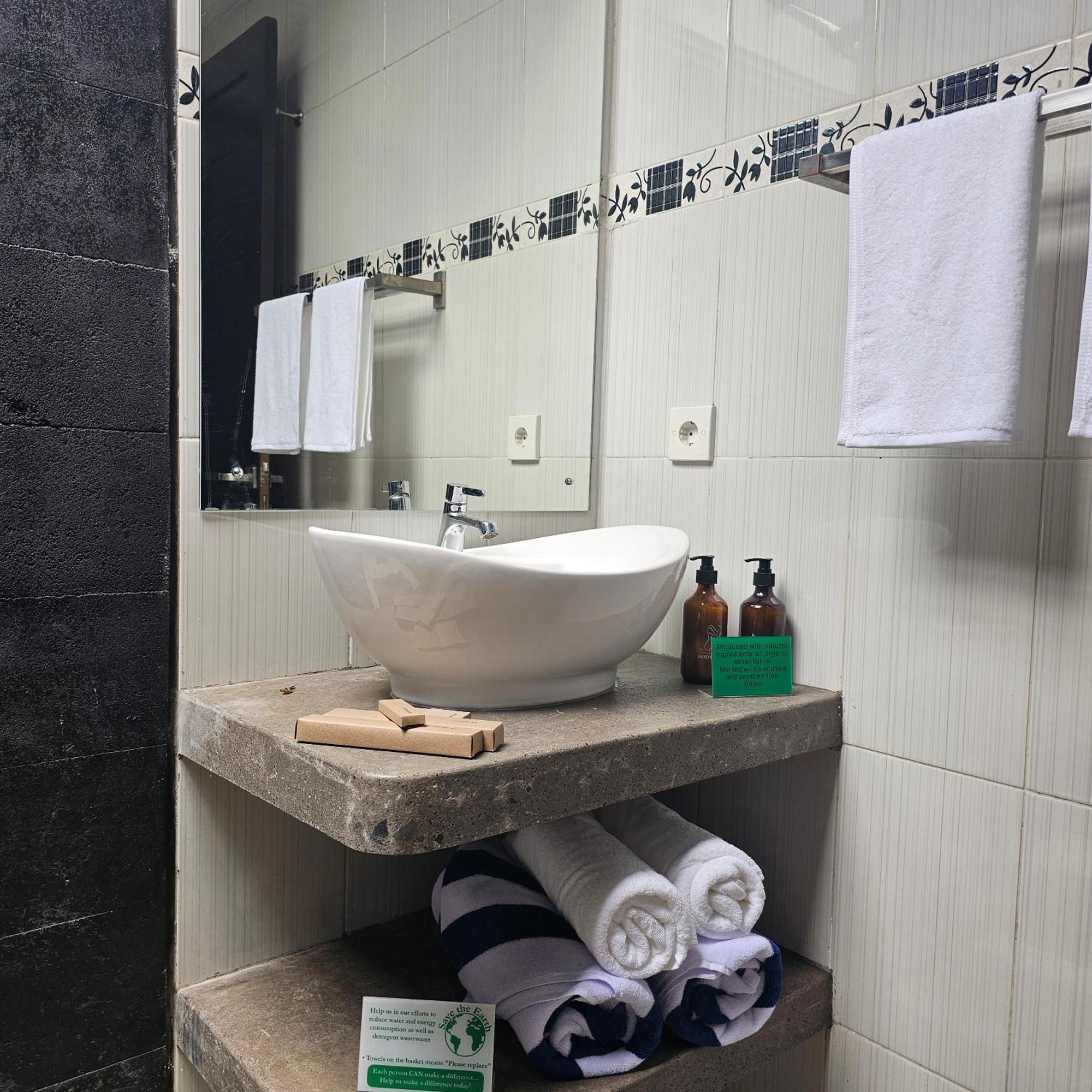 Chandi Hotel Ubud Екстер'єр фото